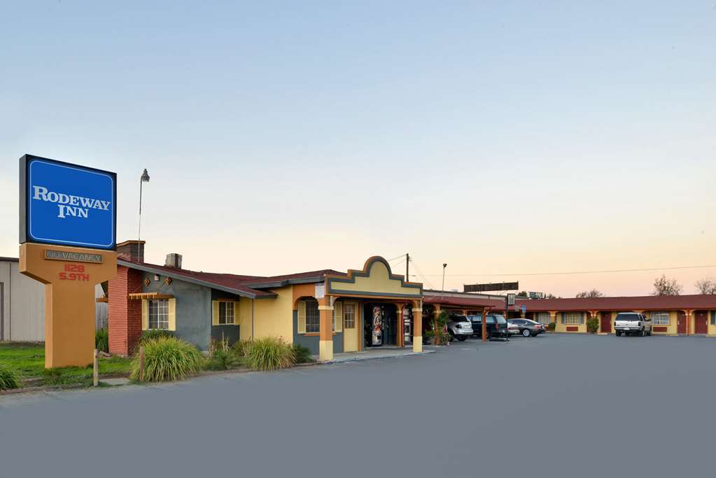 Rodeway Inn Модесто Экстерьер фото