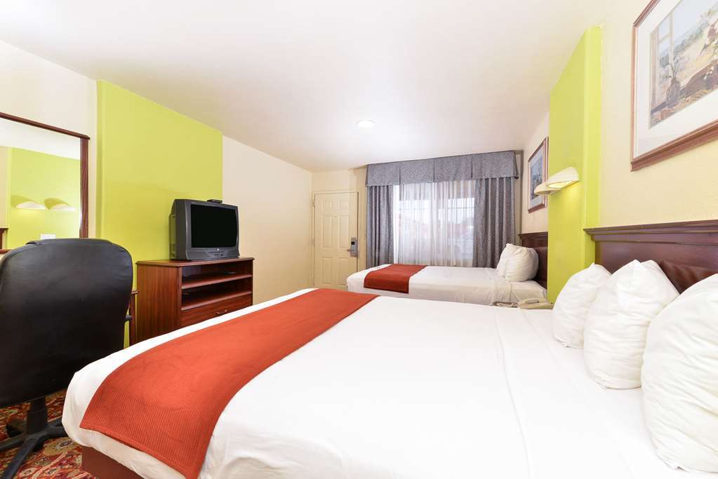 Rodeway Inn Модесто Номер фото