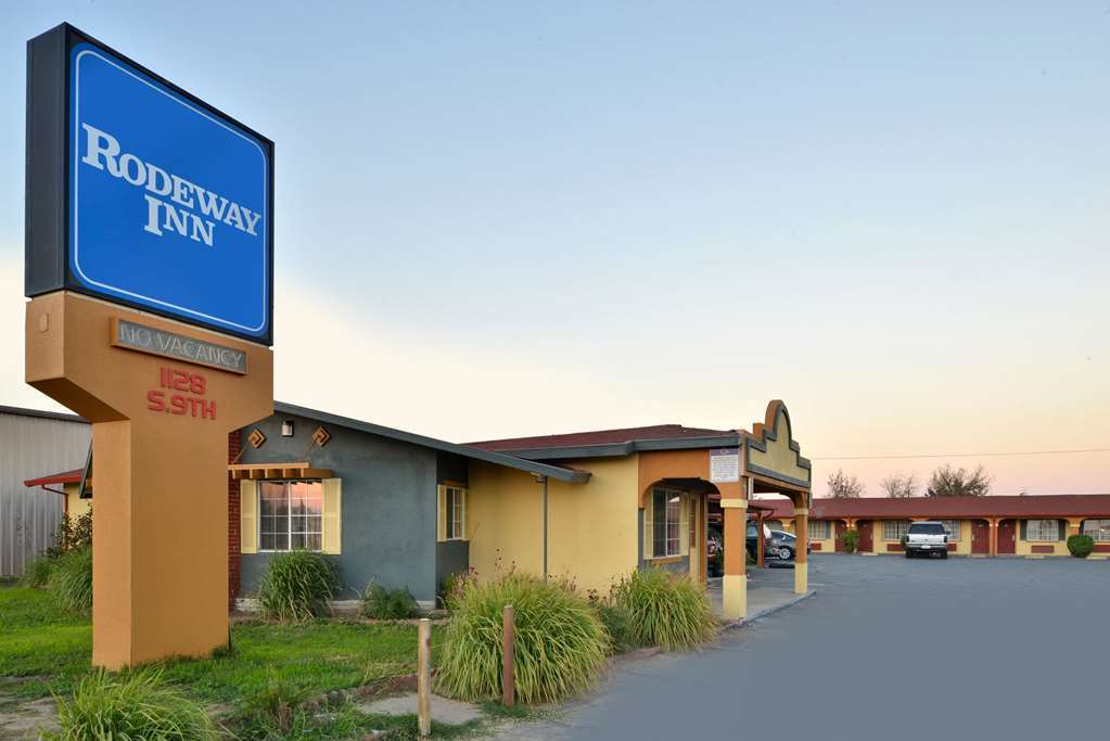 Rodeway Inn Модесто Экстерьер фото